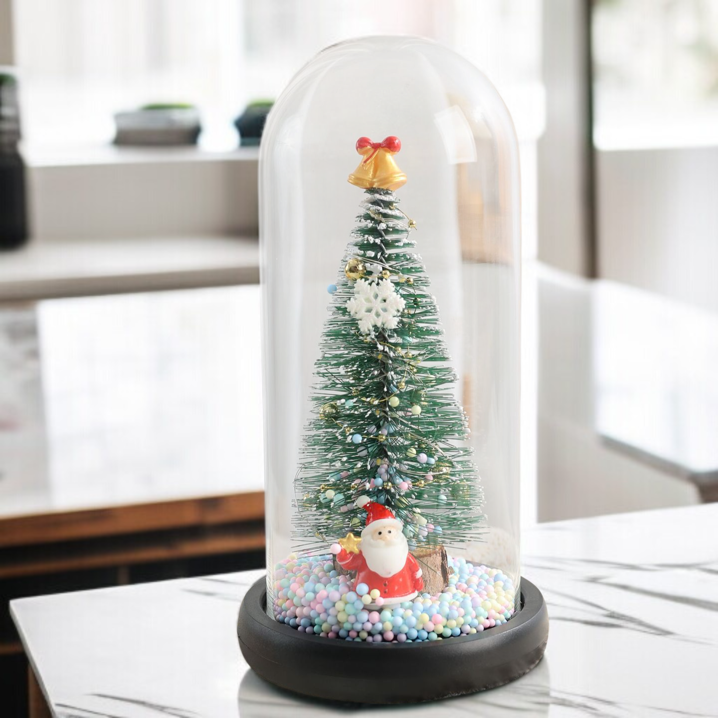 幻想的に光るクリスマスツリー型インテリア