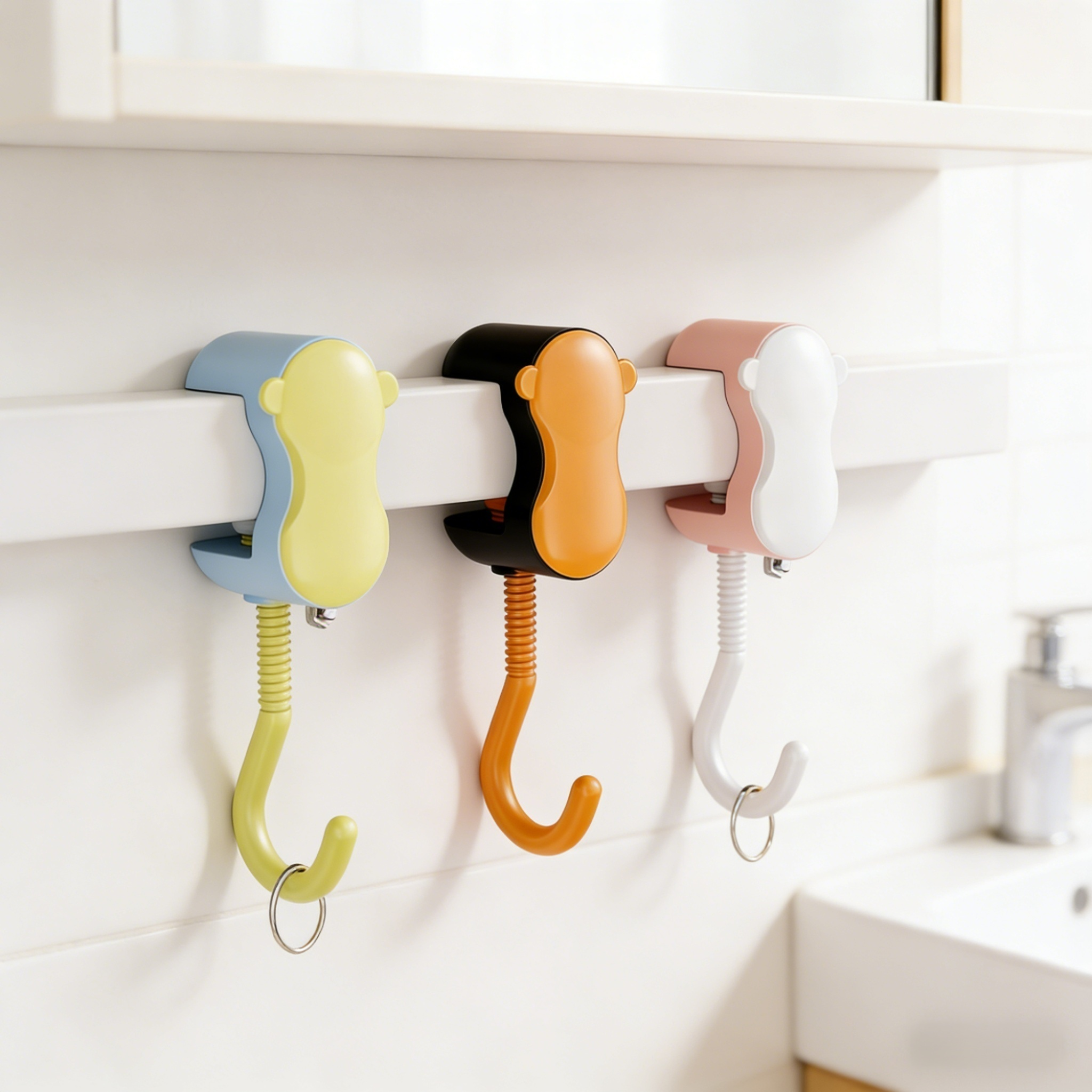 取り付けが簡単なテーブルフックの実物写真