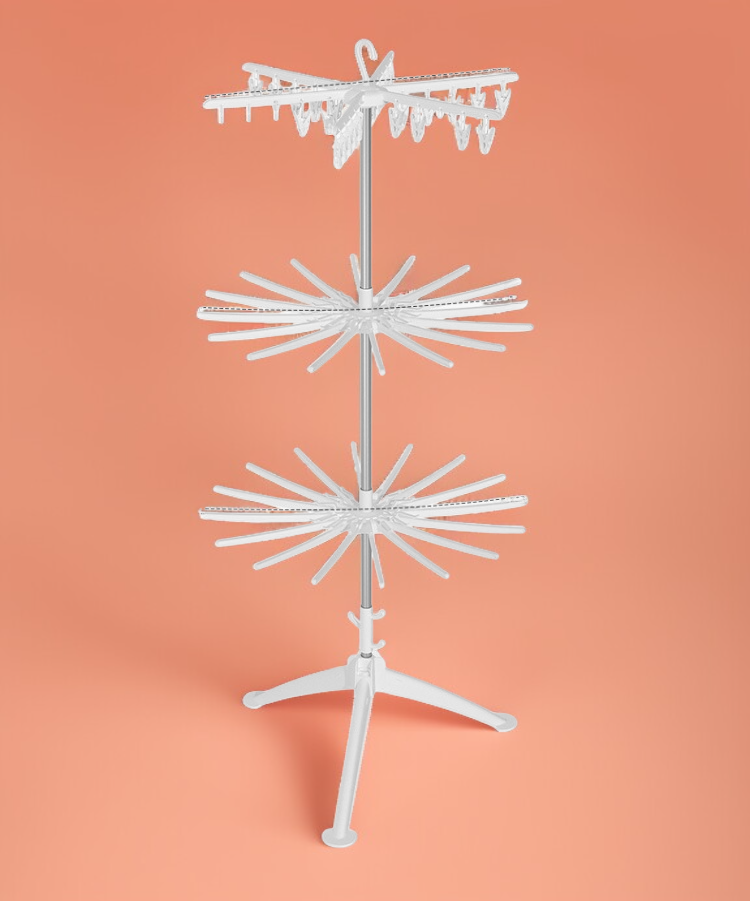 수건과 옷을 건조하는 다용도 건조대 사용 예시