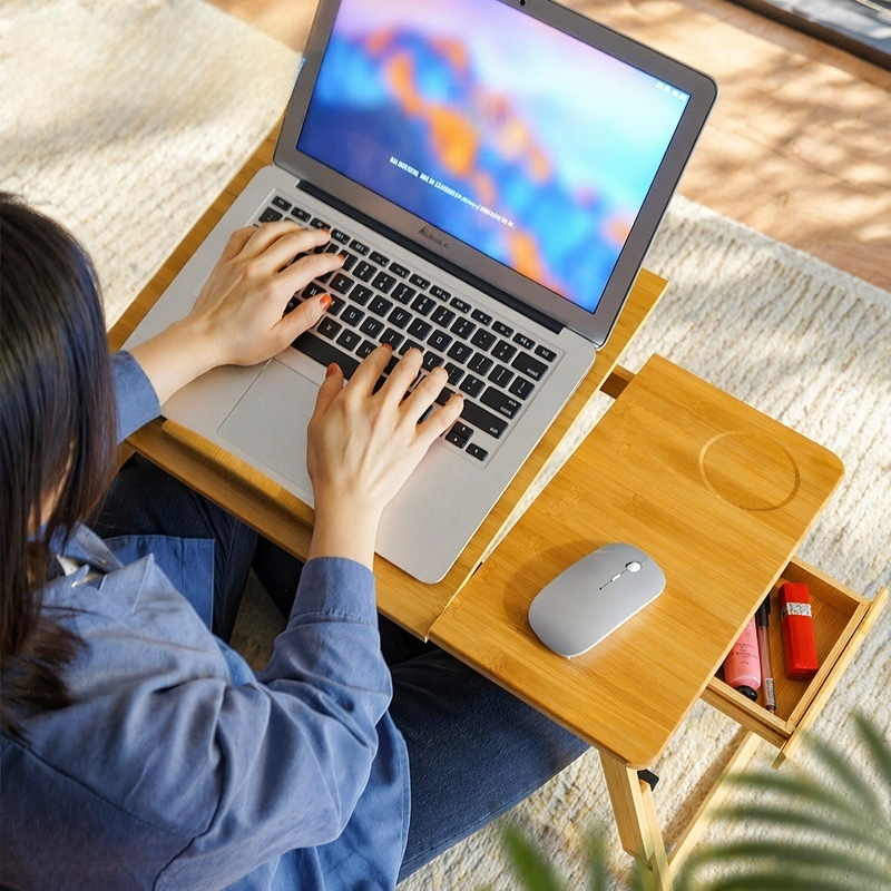 Support pour ordinateur portable ajustable sur le lit