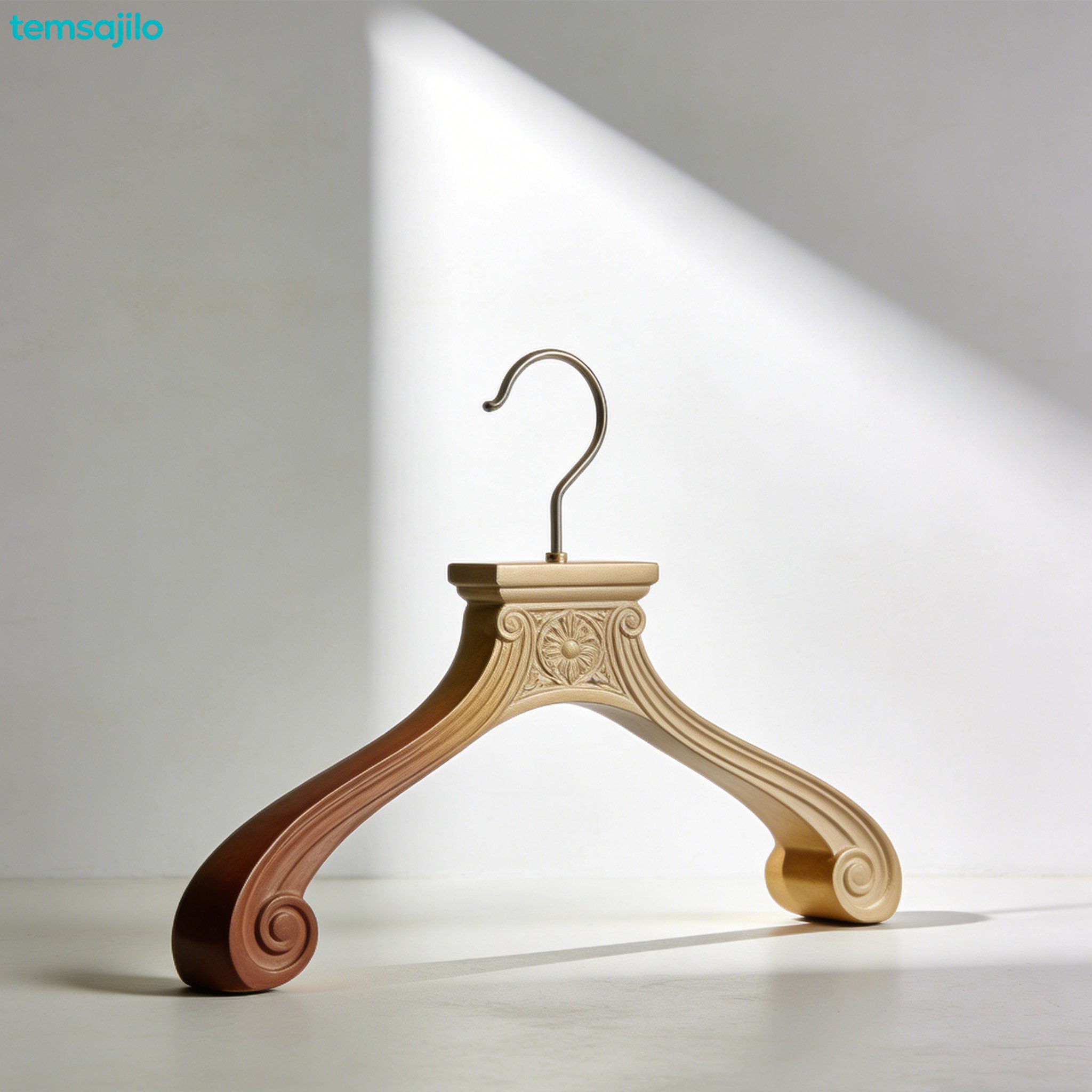 Αντιολισθητική κρεμάστρα ρούχων σε λευκό χρώμα