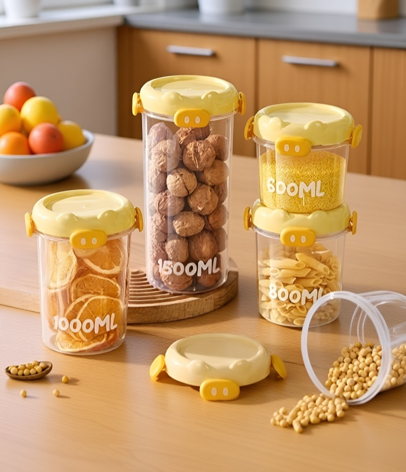 Tarros de cerdito apilables organizando azúcar y café