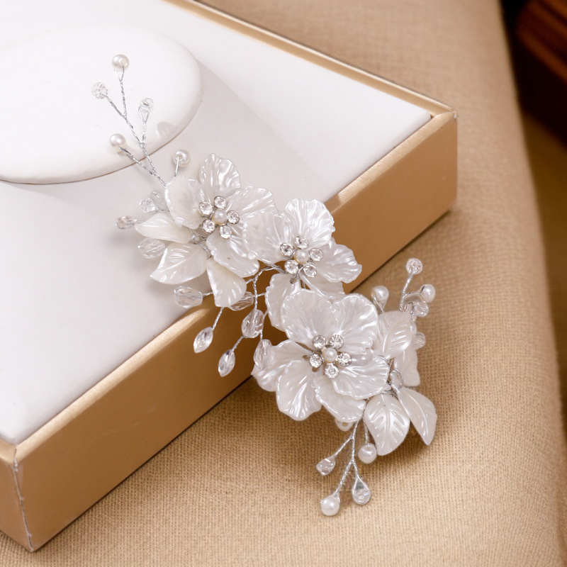欧米風花びらパール手作りヘアクリップ3点セット　ウェディング白色髪飾り