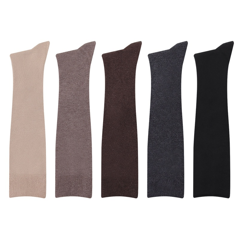 Self-heating wool socks