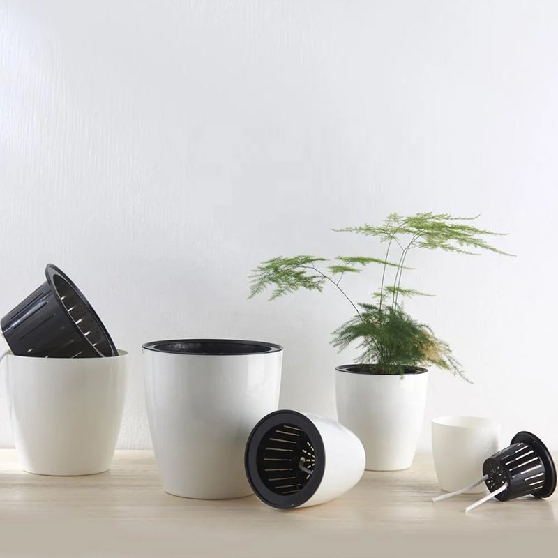 자동으로 화분에 물을 주다.