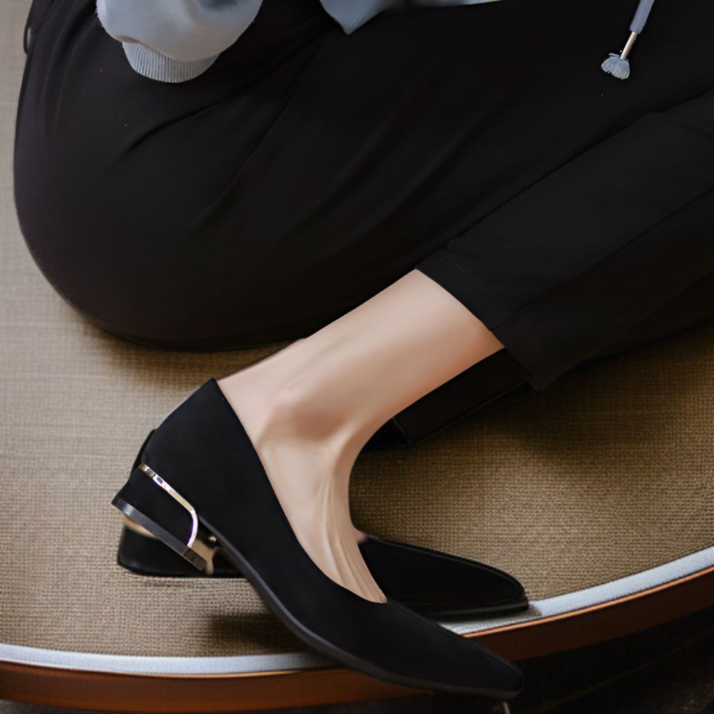 ブラックスエードの厚底ヒールシューズ、レディース2025年春秋新作、つま先が尖ったハイヒール、プロフェッショナルなフォーマルワークシューズ