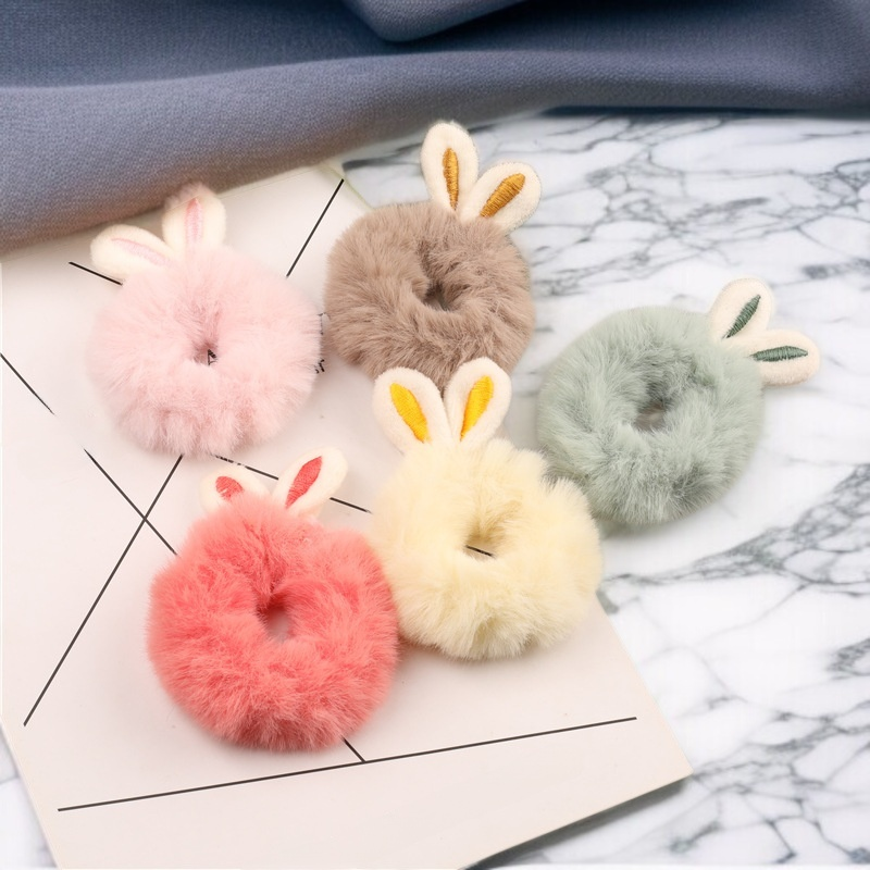 柔軟觸感兔耳朵髮圈細節特寫