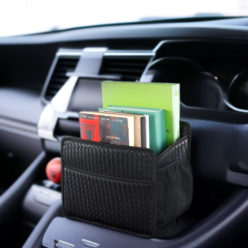 Basurero portátil para auto colocado en el asiento trasero