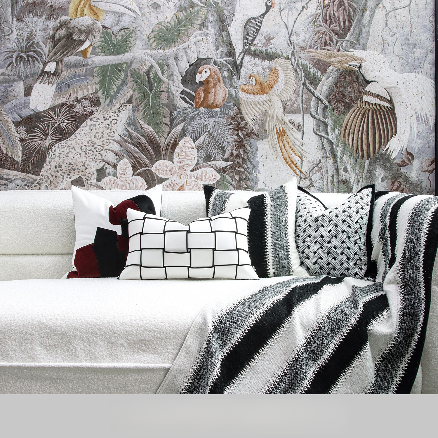 High-end sofa blankets and throw pillows