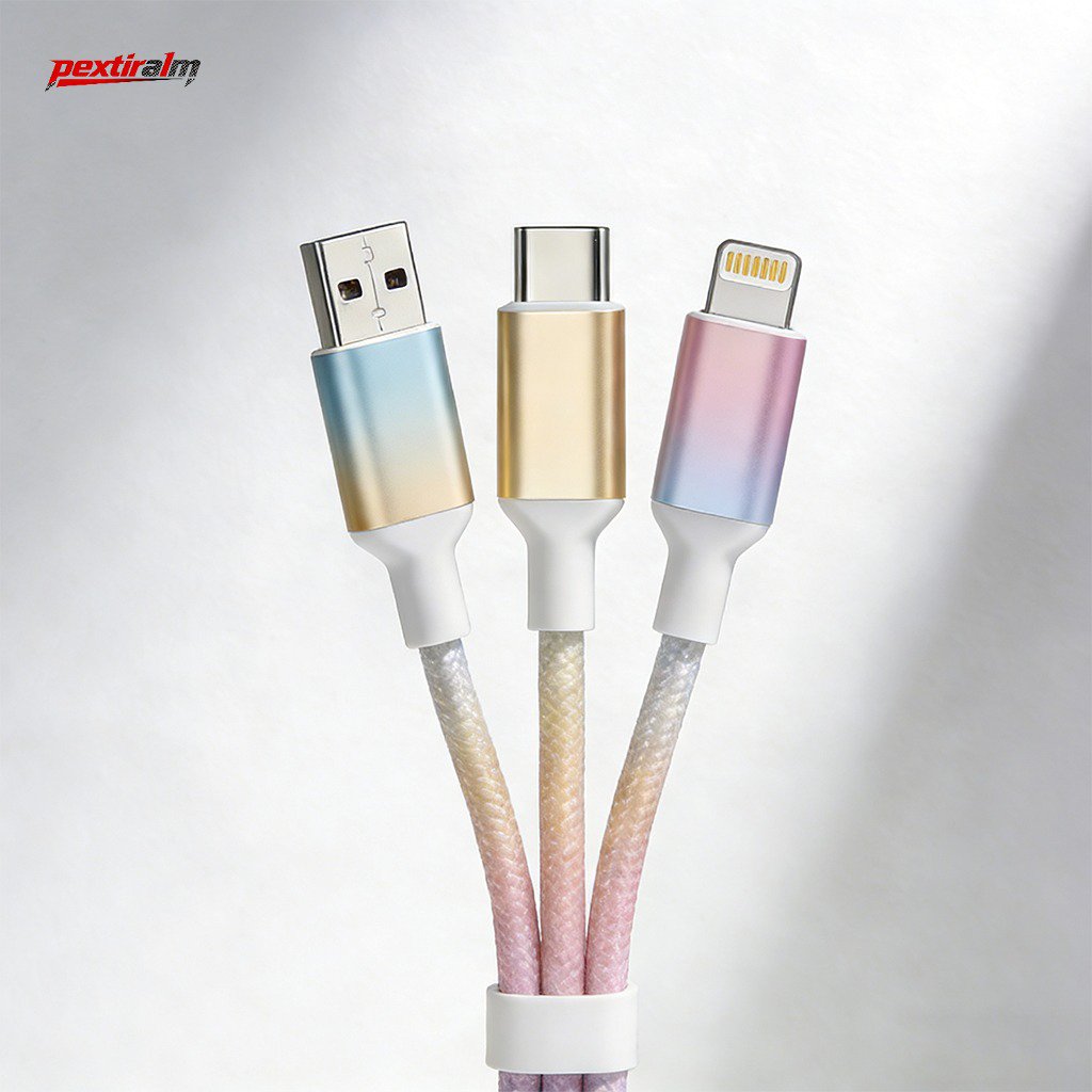 สายชาร์จในรถยนต์แบบ 3 พอร์ต ชาร์จได้พร้อมกัน