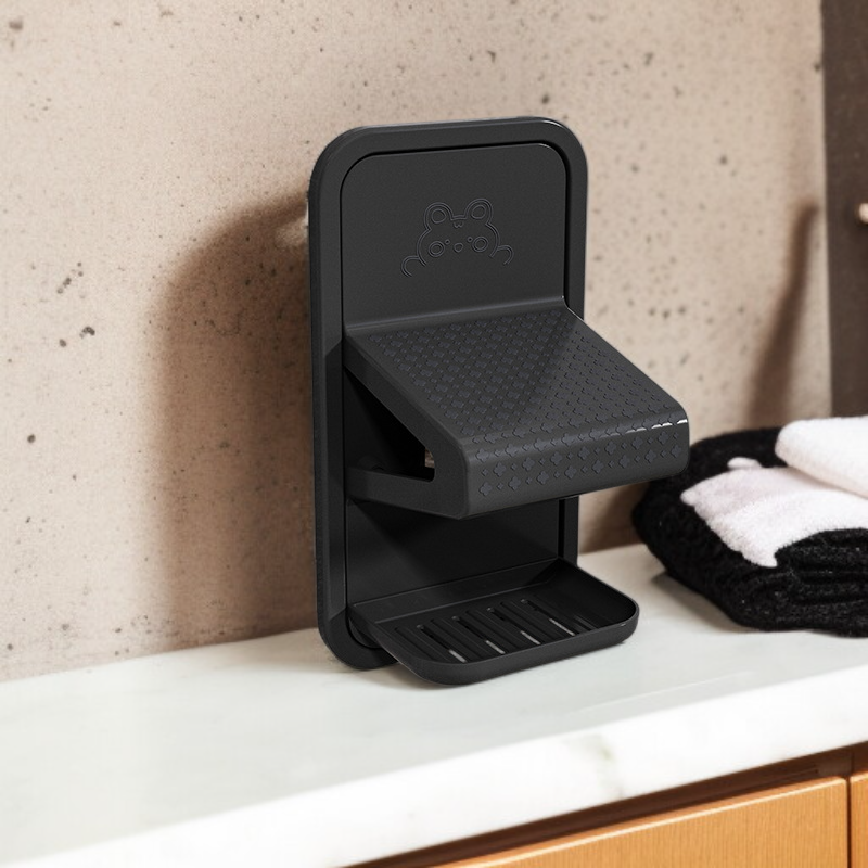 เก้าอี้วางเท้าอาบน้ำในห้องน้ำ