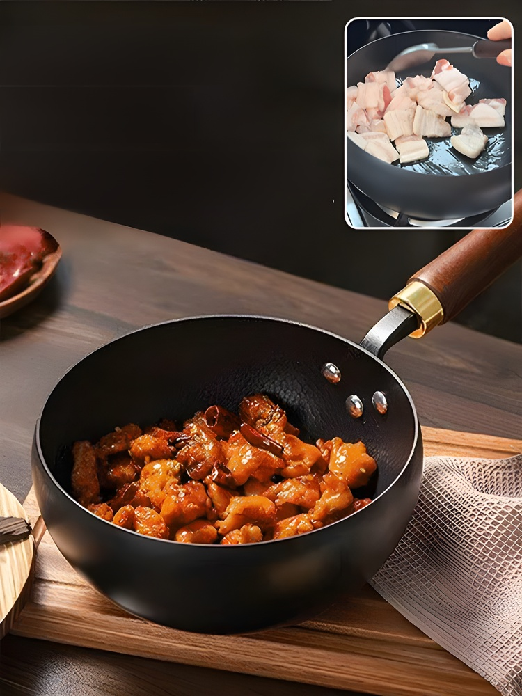 Cacerola de hierro fundido con textura martillada