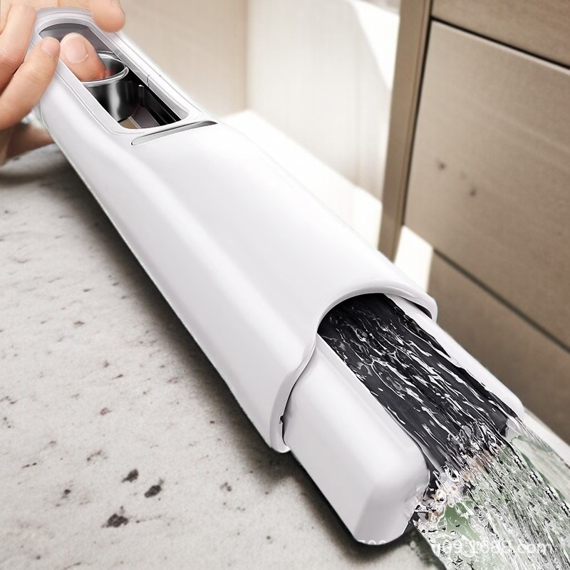 탁상 위에서 사용하는 미니 밀대 사용 예시