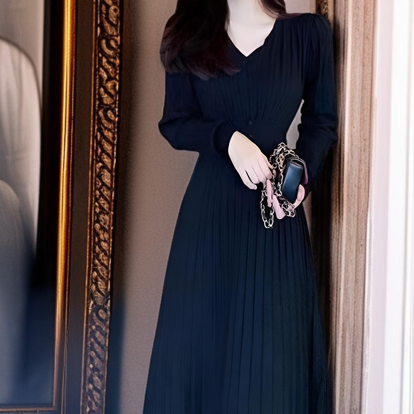 女性らしいシルエットのロングファースカート