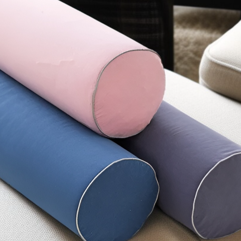 Coussin décoratif en latex avec une taie d'oreiller confortable