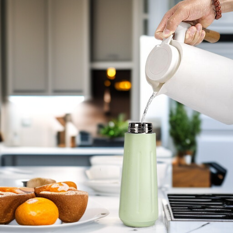 Portable thermos cup