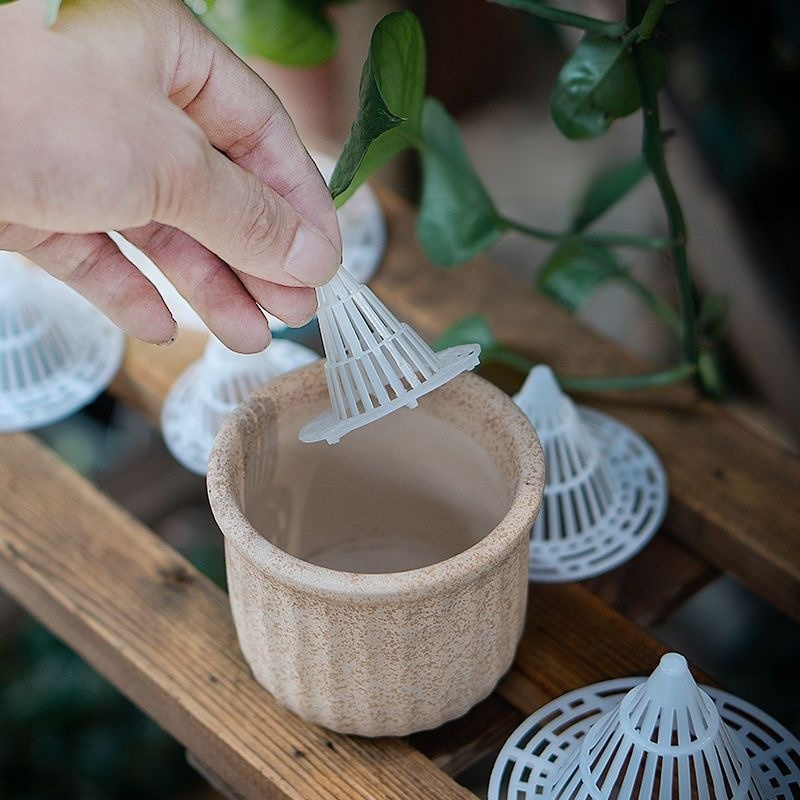 Flower pot breathable and drainable pad