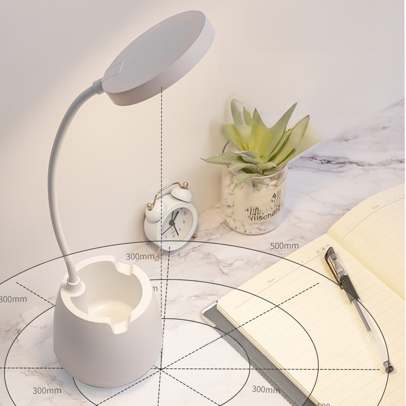 Eye-protecting reading lamp