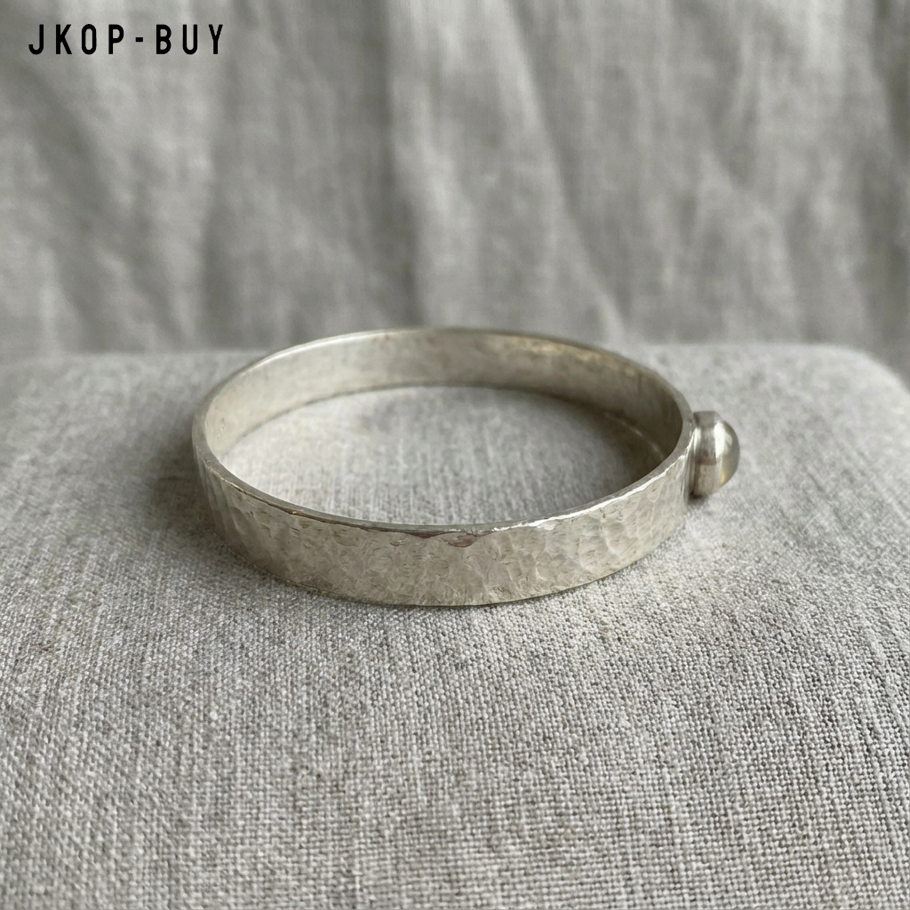 Bague en argent faite à la main