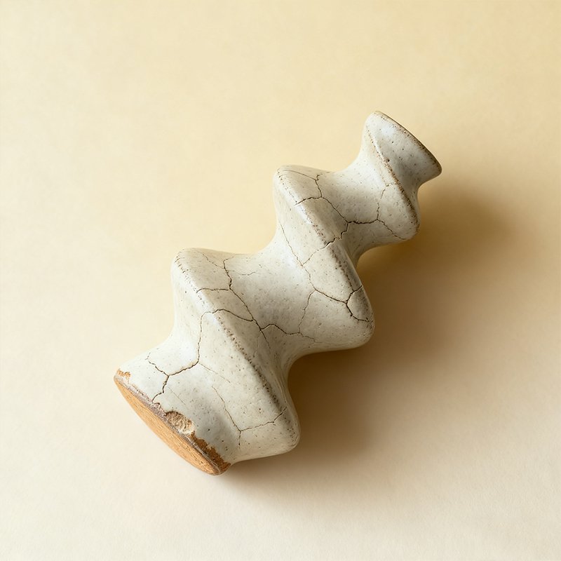 ヴィンテージ螺旋型セラミックオブジェ