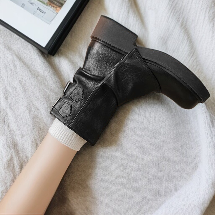 패셔너블한 앵클부츠 통굽 디자인