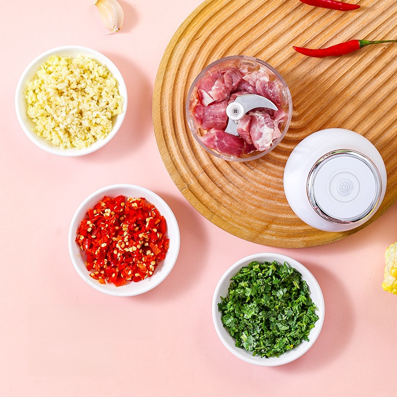 電動ニンニク押え器でニンニクのすりおろしを手軽に