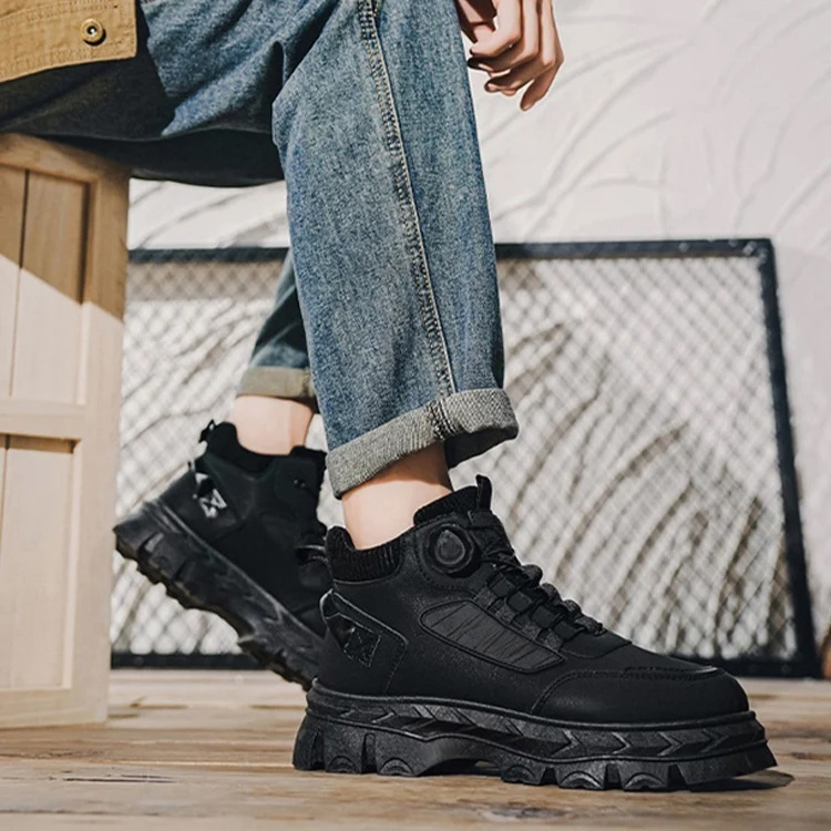 秋のレトロなノータイマーチンブーツ