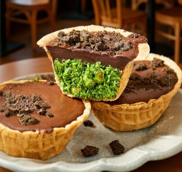 チョコレートとピスタチオのハーモニーが楽しめるタルト