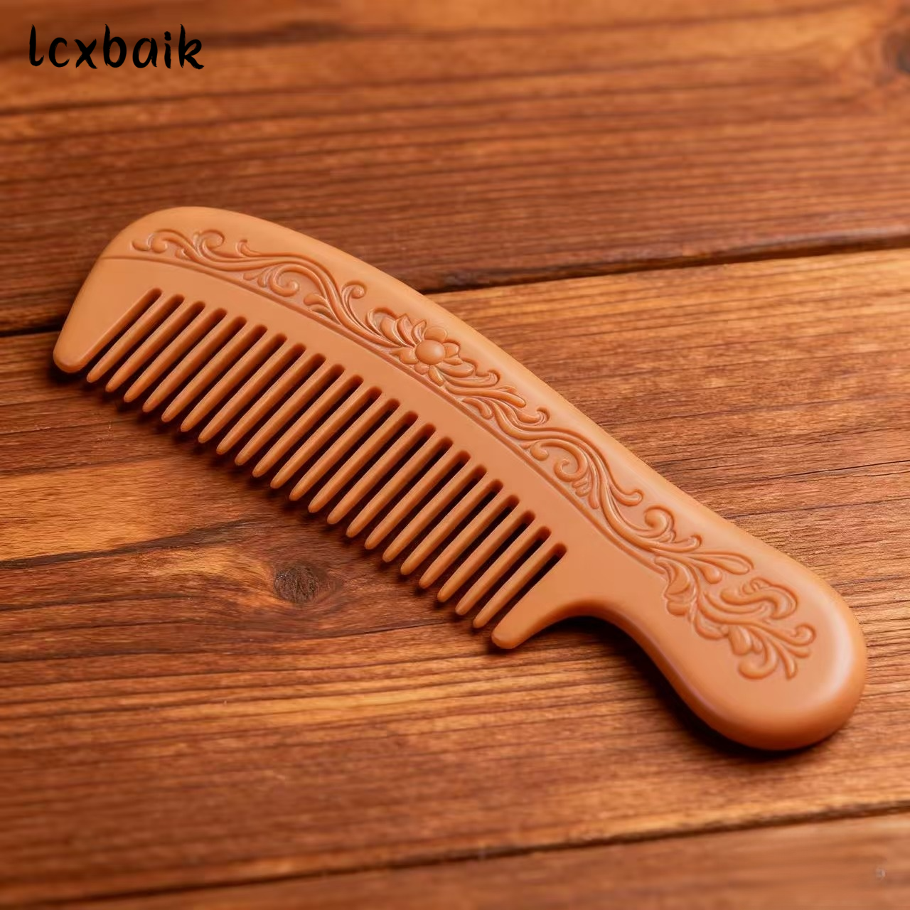 복숭아나무 한 조각으로 제작된 빗 상세 사진