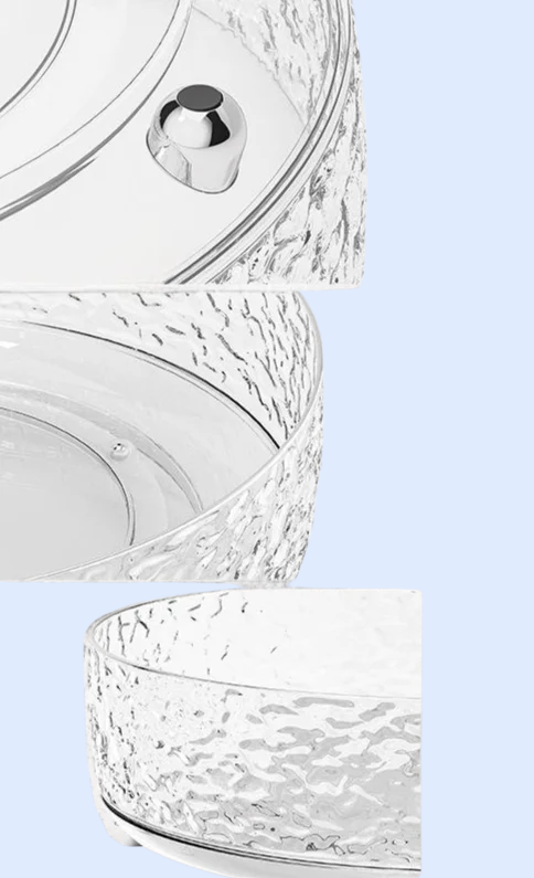 넉넉한 수납 공간을 가진 화장품 정리함