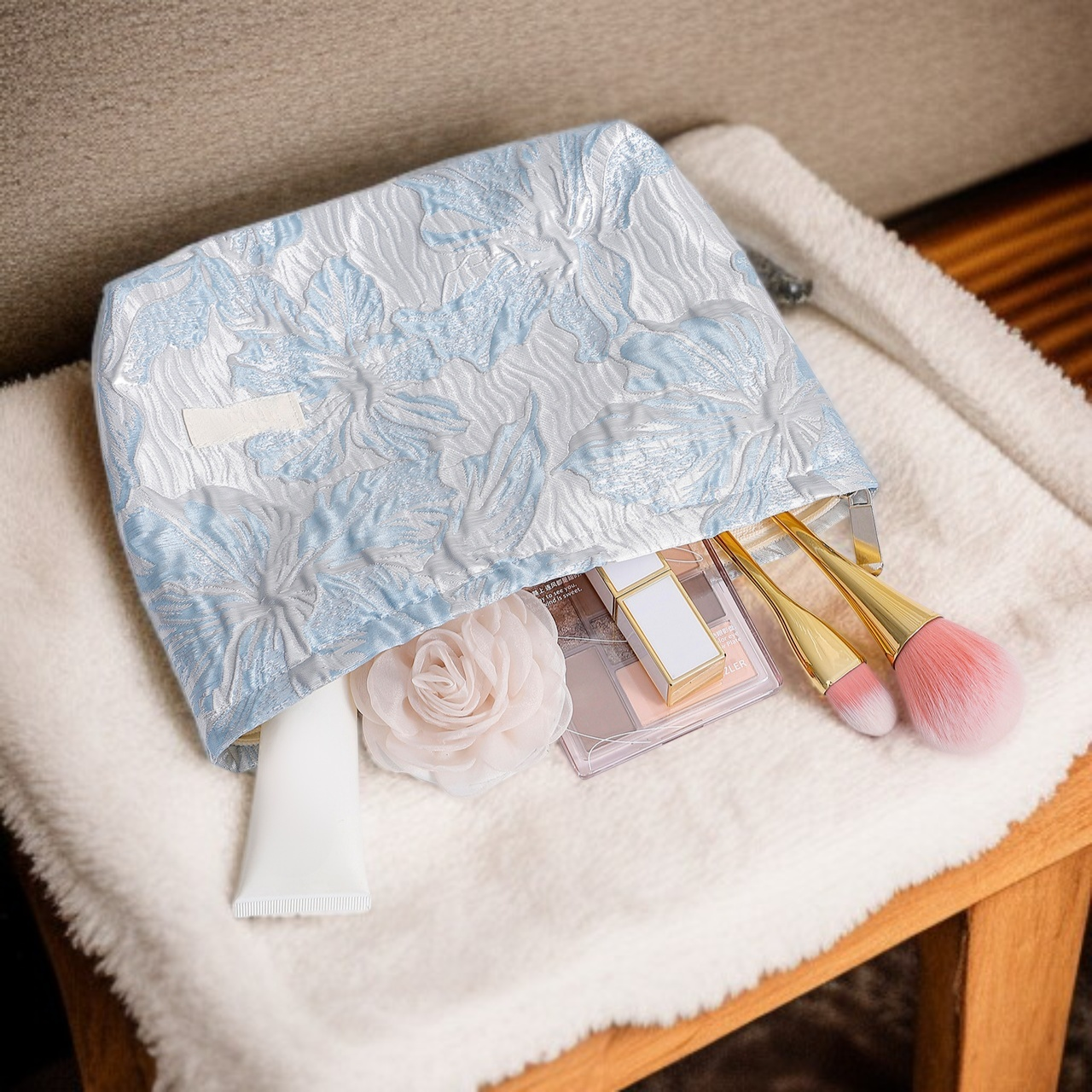  حقيبة مكياج مزينة بزخرفة زهرة الزنبق، حقيبة صغيرة متعددة الاستخدامات للسفر