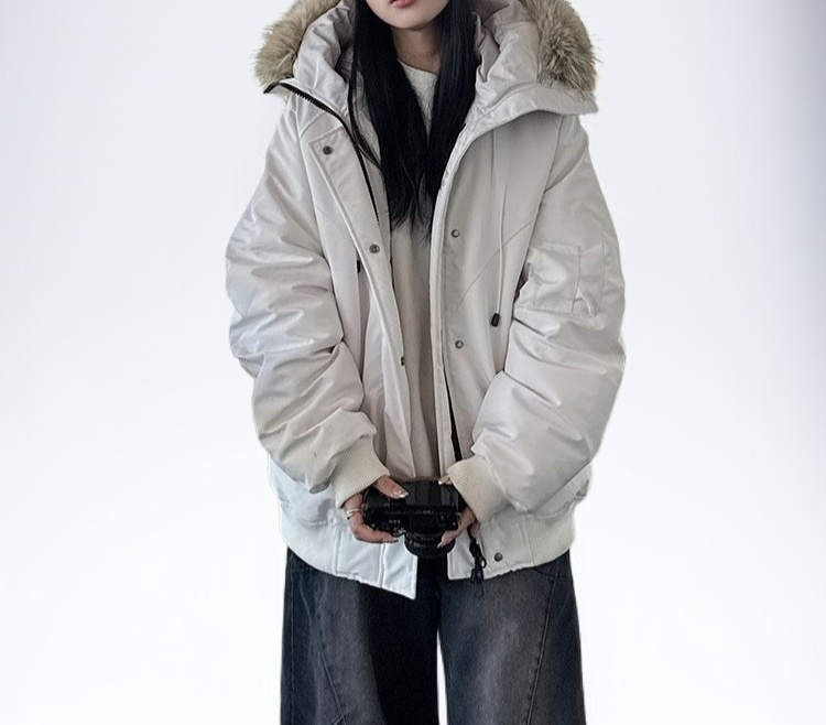 두꺼운 따뜻한 여성 의류 디테일