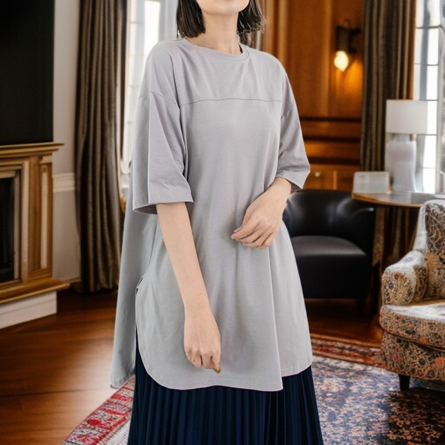 Elegante blusa holgada, de manga corta y cuello redondo en color liso para el trabajo.