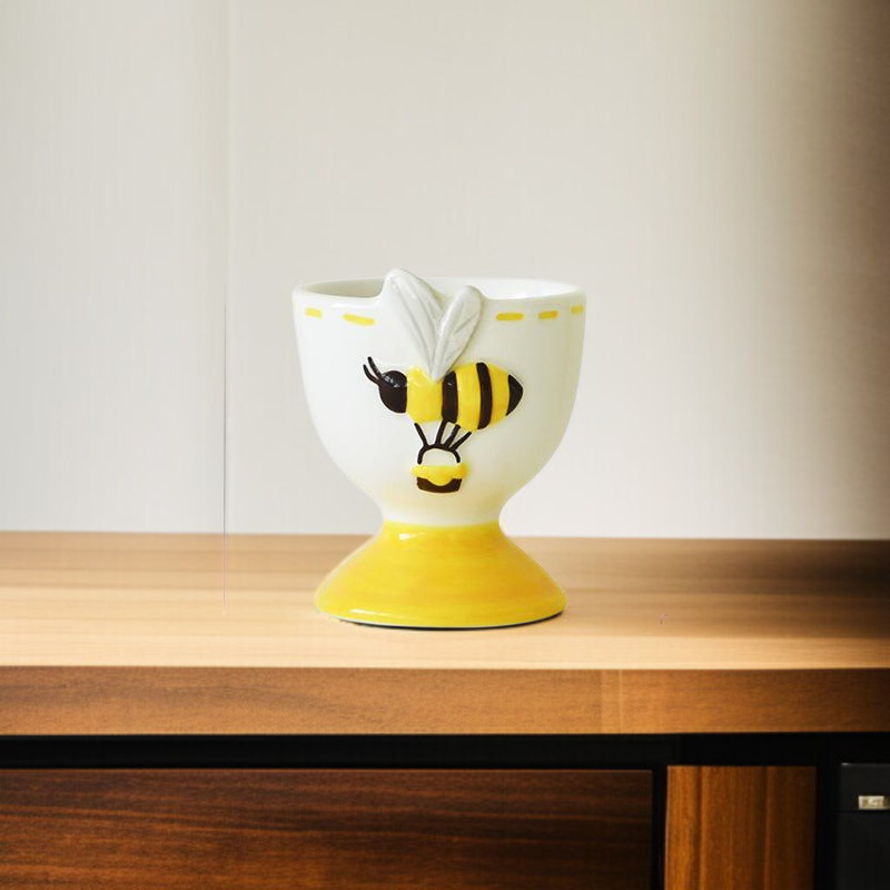 고급스러운 세라믹 에그홀더 테이블 세팅