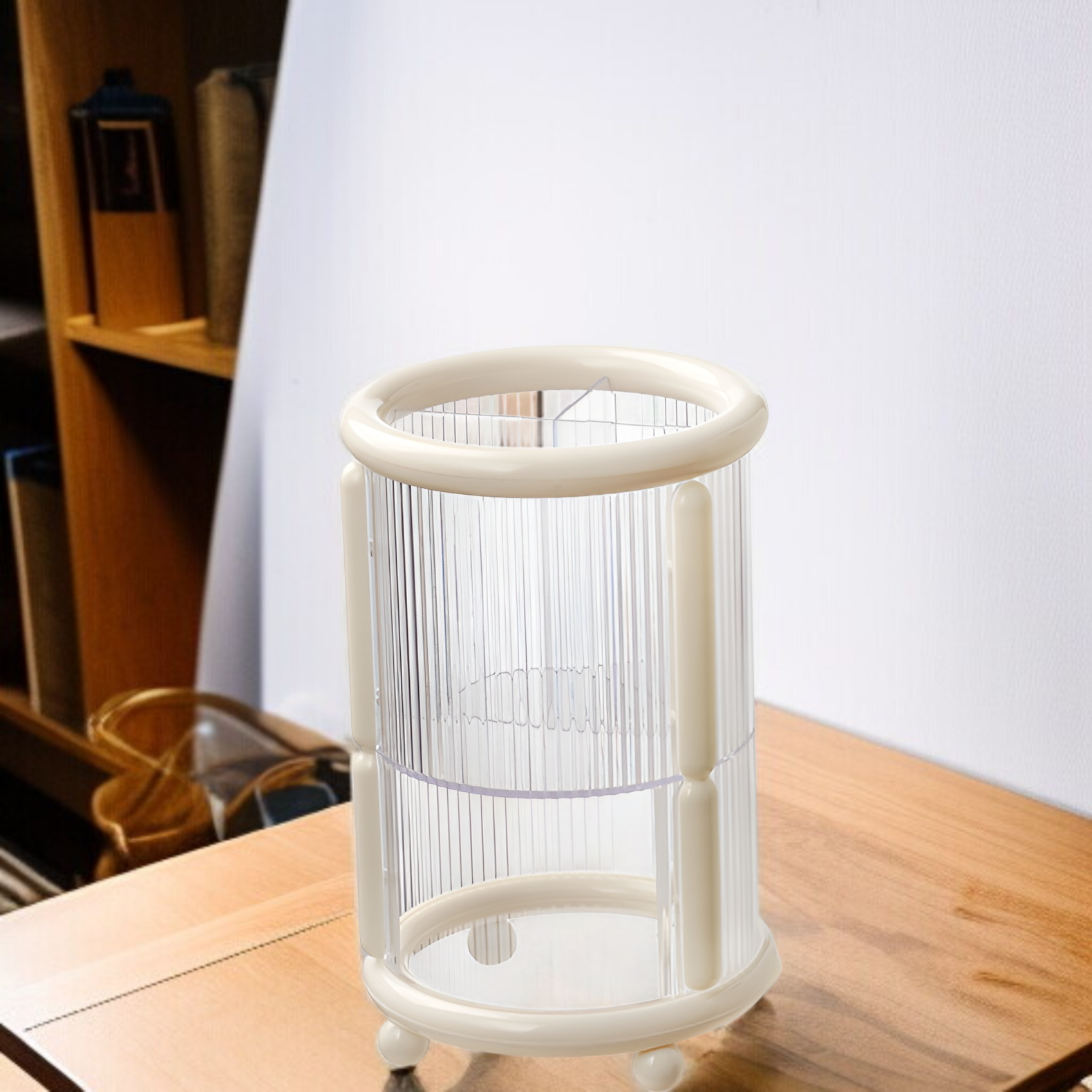 シンプルデザインのメイクブラシ収納ケース