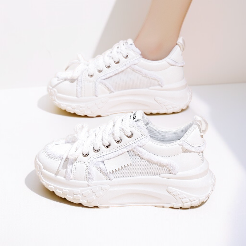 تفاصيل الأحذية الرياضية الجديدة ذات الجودة العالية