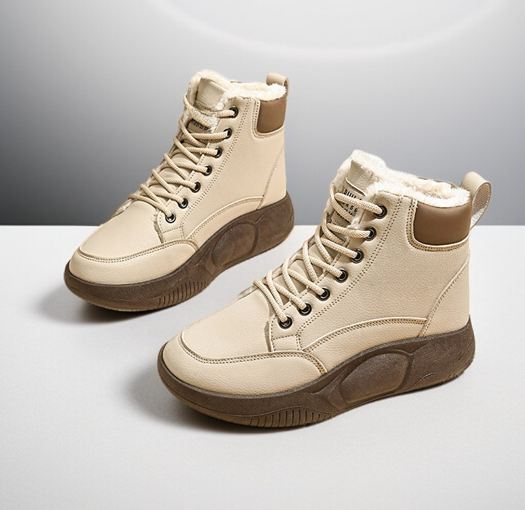 기모 안감으로 보온성이 강화된 신발