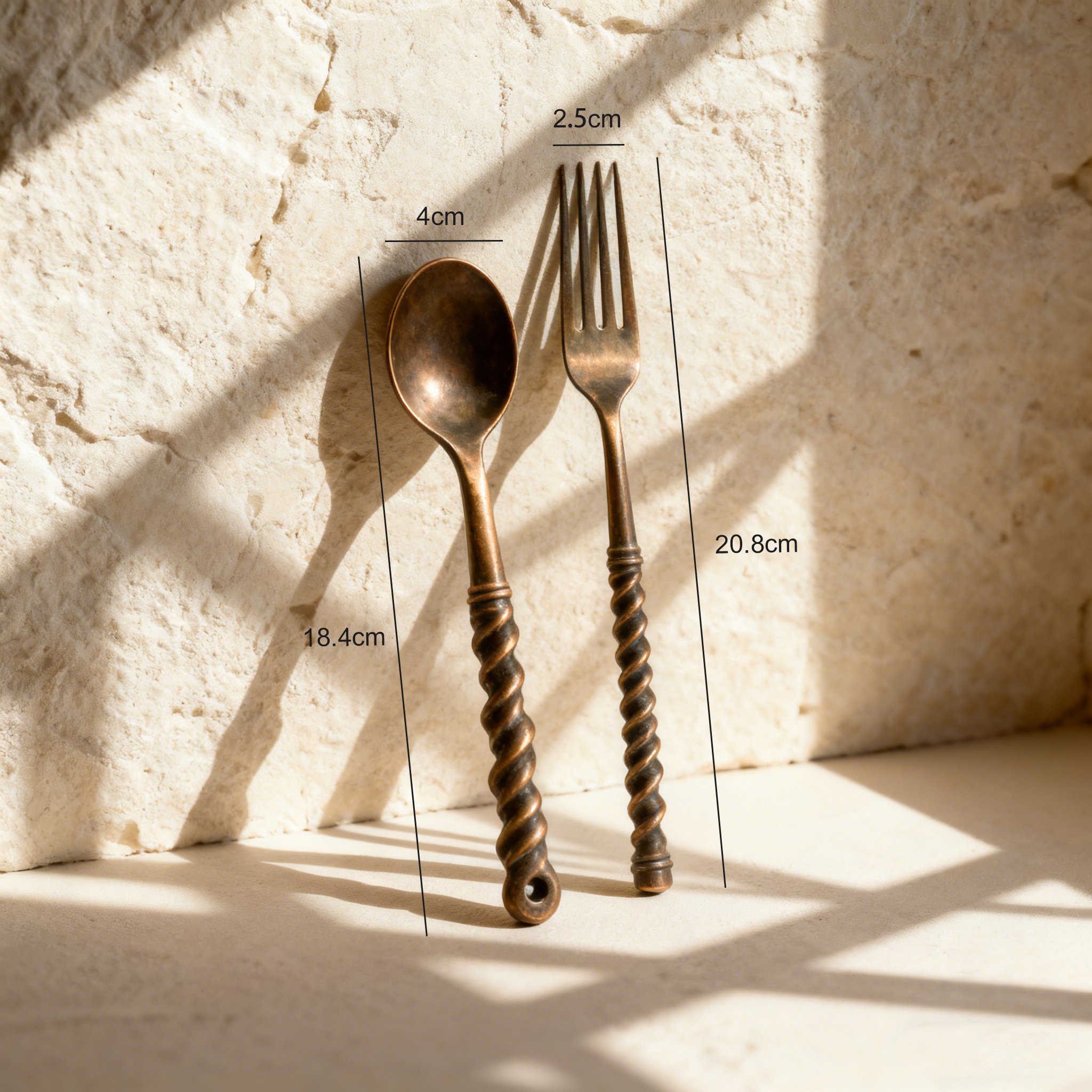 มีดและส้อมโลหะคุณภาพสูงสำหรับโต๊ะอาหาร