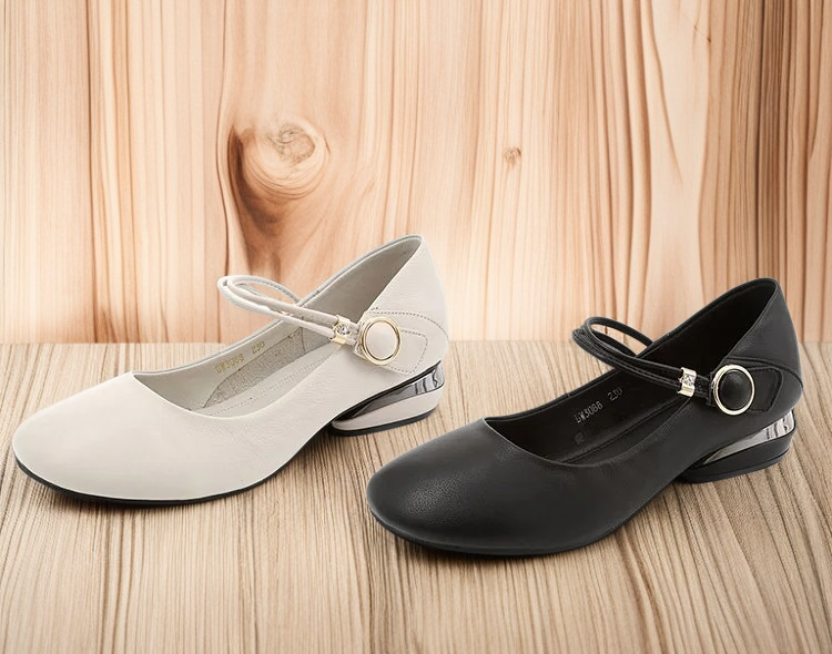 Chunky heel detail on women's fashion shoes