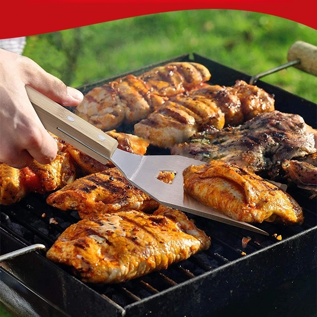 Spatule multifonction pour barbecue