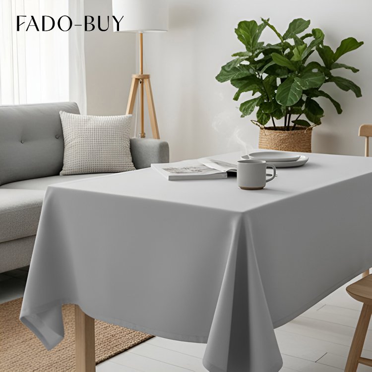 고급 원단으로 제작된 미니멀 식탁보