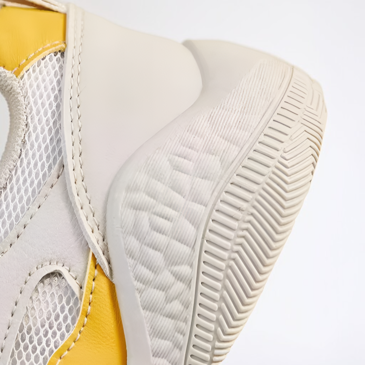 أحذية رياضية نسائية ألمانية ذات نعل سميك