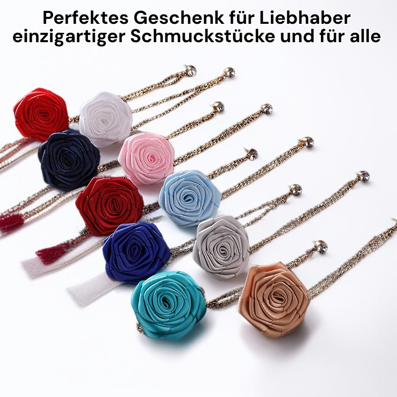 Detailaufnahme der schwarzen Rosenbrosche