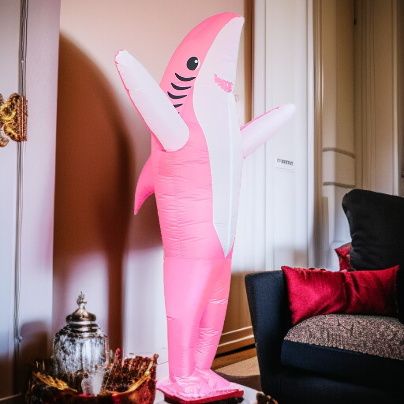 膨らませる漫画キャラクターのコスプレ衣装