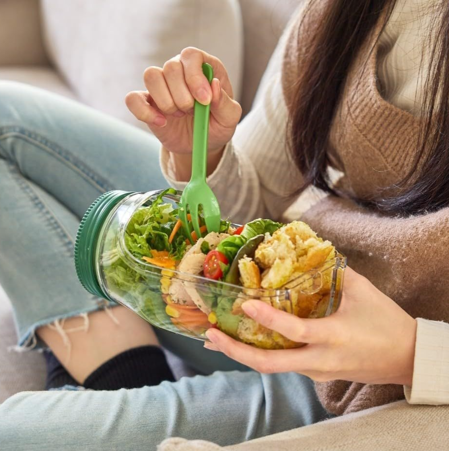 Portable side-opening salad storage jar