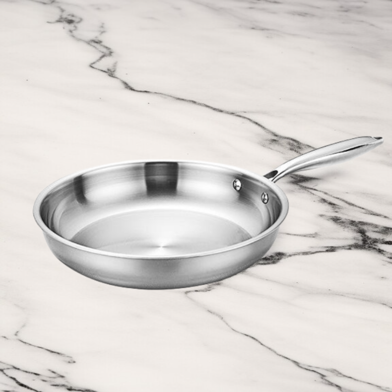 Durable and scratch-resistant frying pan