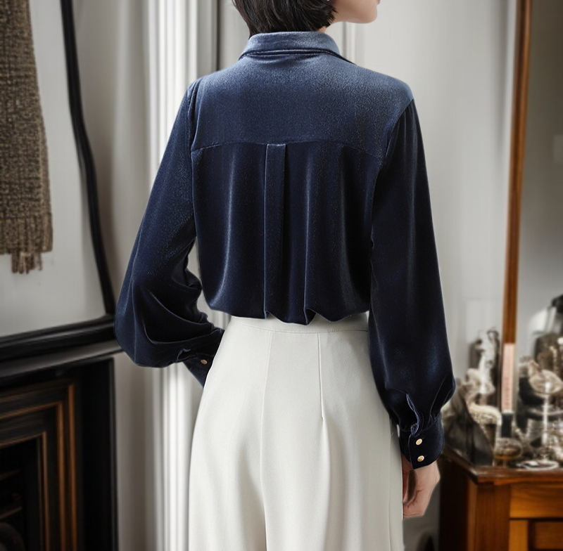 오피스룩에 어울리는 벨벳 네이비 셔츠