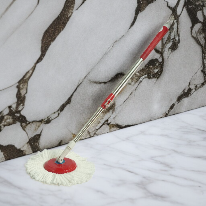 キッチンの床をきれいにする360度回転モップ