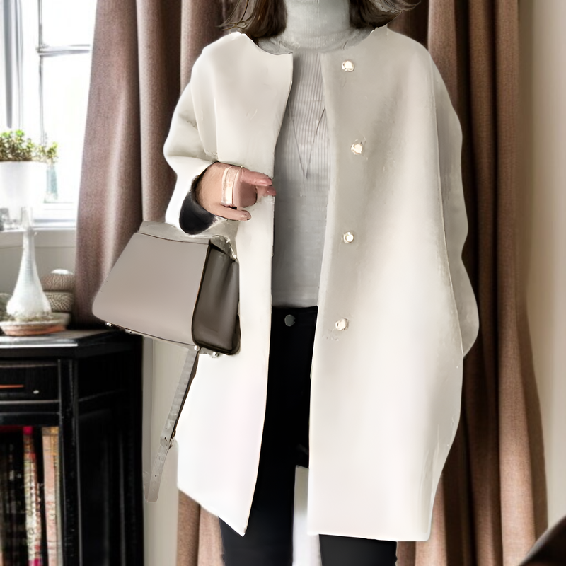 세련된 무드의 여성 겨울 코트 측면 이미지