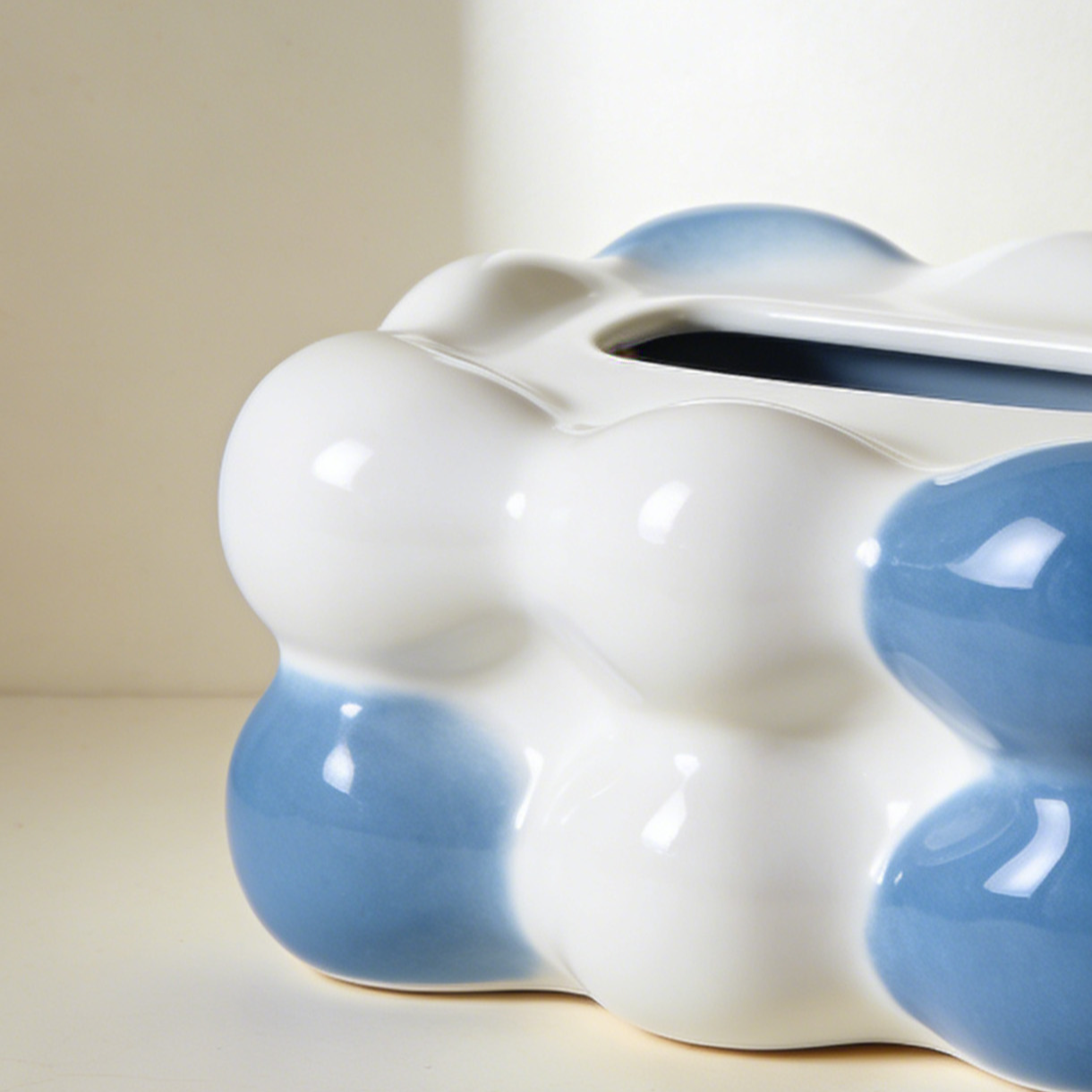 고급스러운 세라믹 티슈함 인테리어 활용 예시